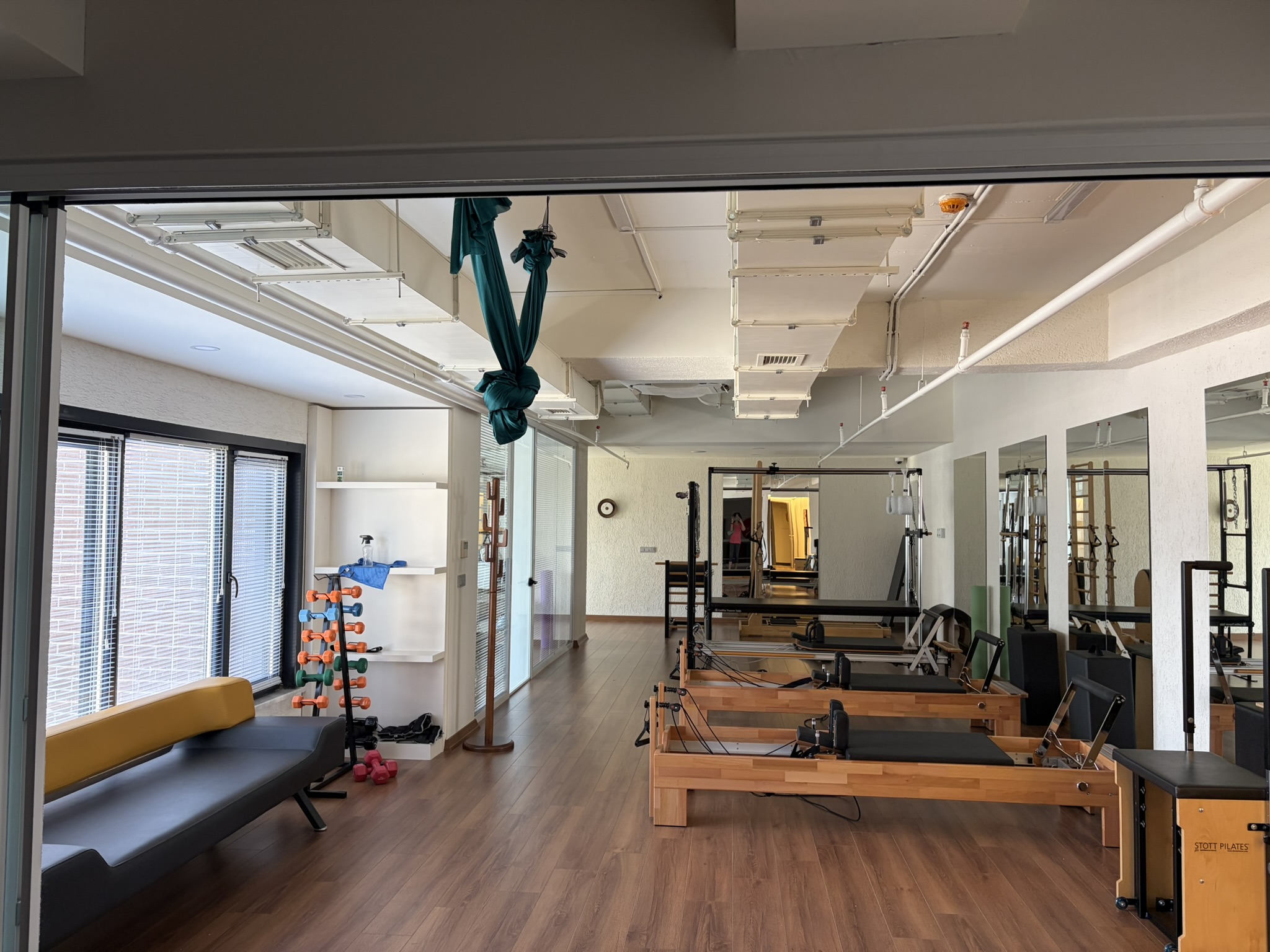 Nua Rise Ormanköy stüdyosu: Reformer, Chair ve yoga hamağı